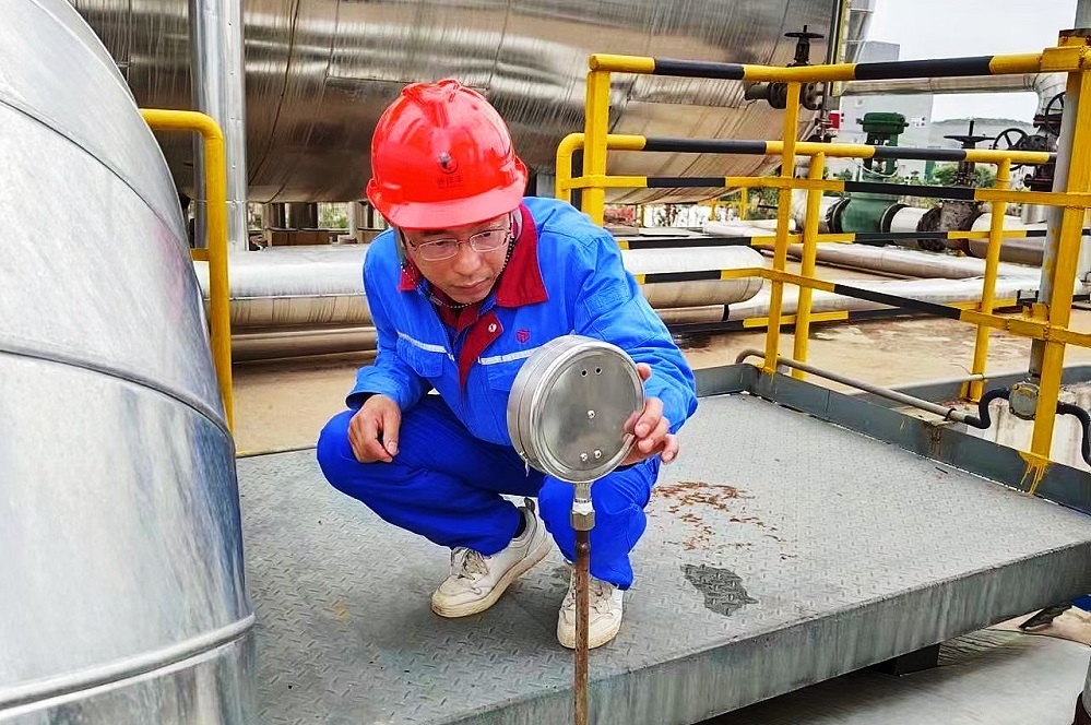 2021年度集团劳动模范、宜昌J9九游会硫酸厂硫酸车间主任吴启国吴启国.jpg